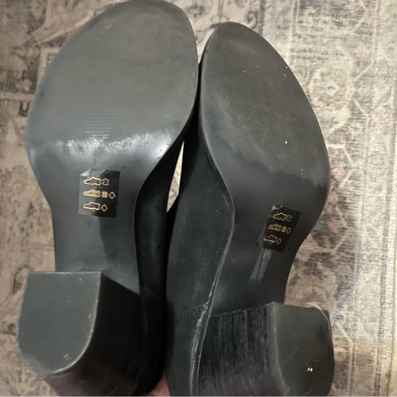 Black suede Steve Madden booties - Picture 3 of 4